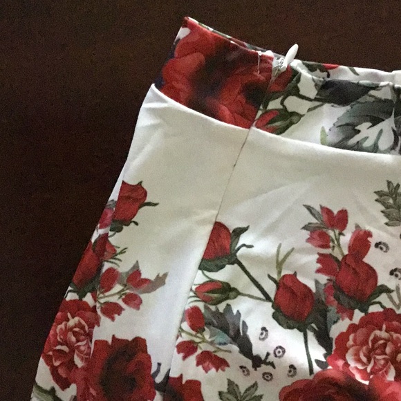 NWT girls floral skirt - Picture 3 of 3